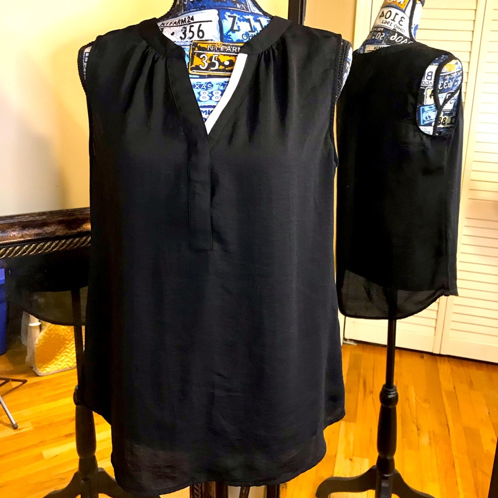 ❌Black Sleeveless Blouse